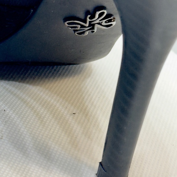 Vera Wang Ankle Booties Black Heel - Picture 5 of 7